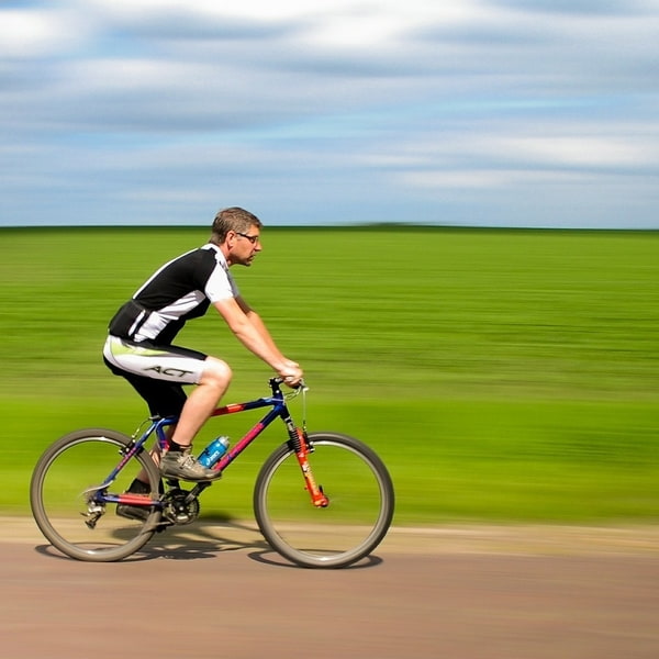 Mountenbiker bei Schoenwetter Mountenbiker bei Schoenwetter